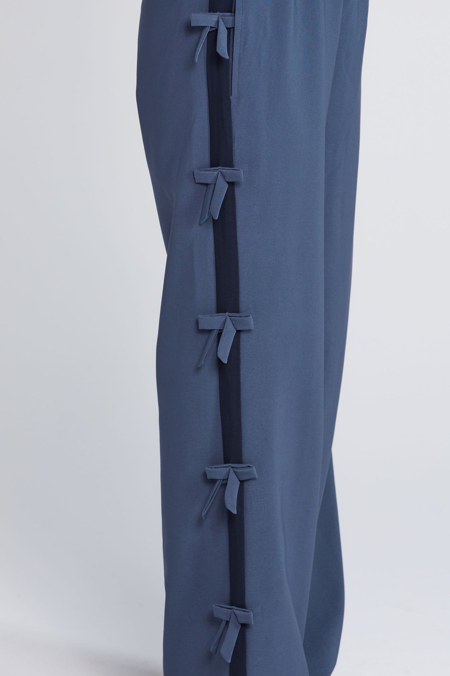 Bowtiful Pant Navy Oxford