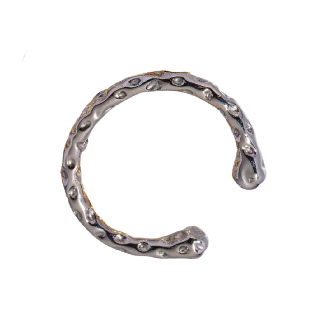 Hollows Bangle – Silver