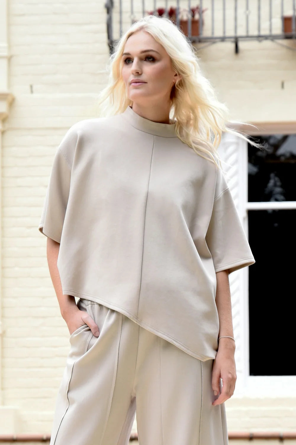 LOUNGE EFFECT Top