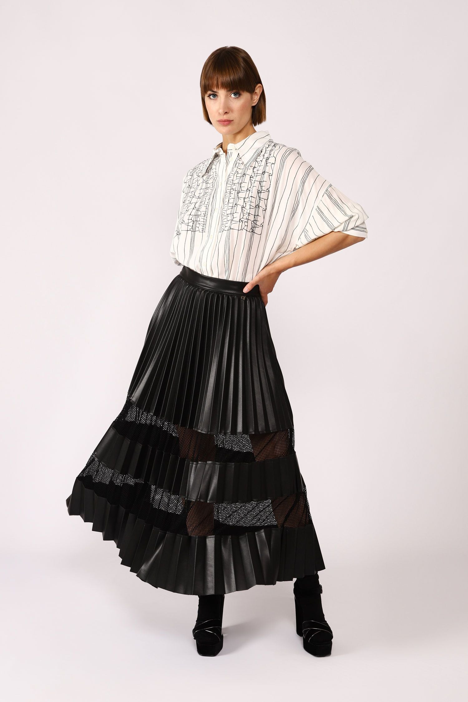 Dixie Black  Pleat Detailed Skirt