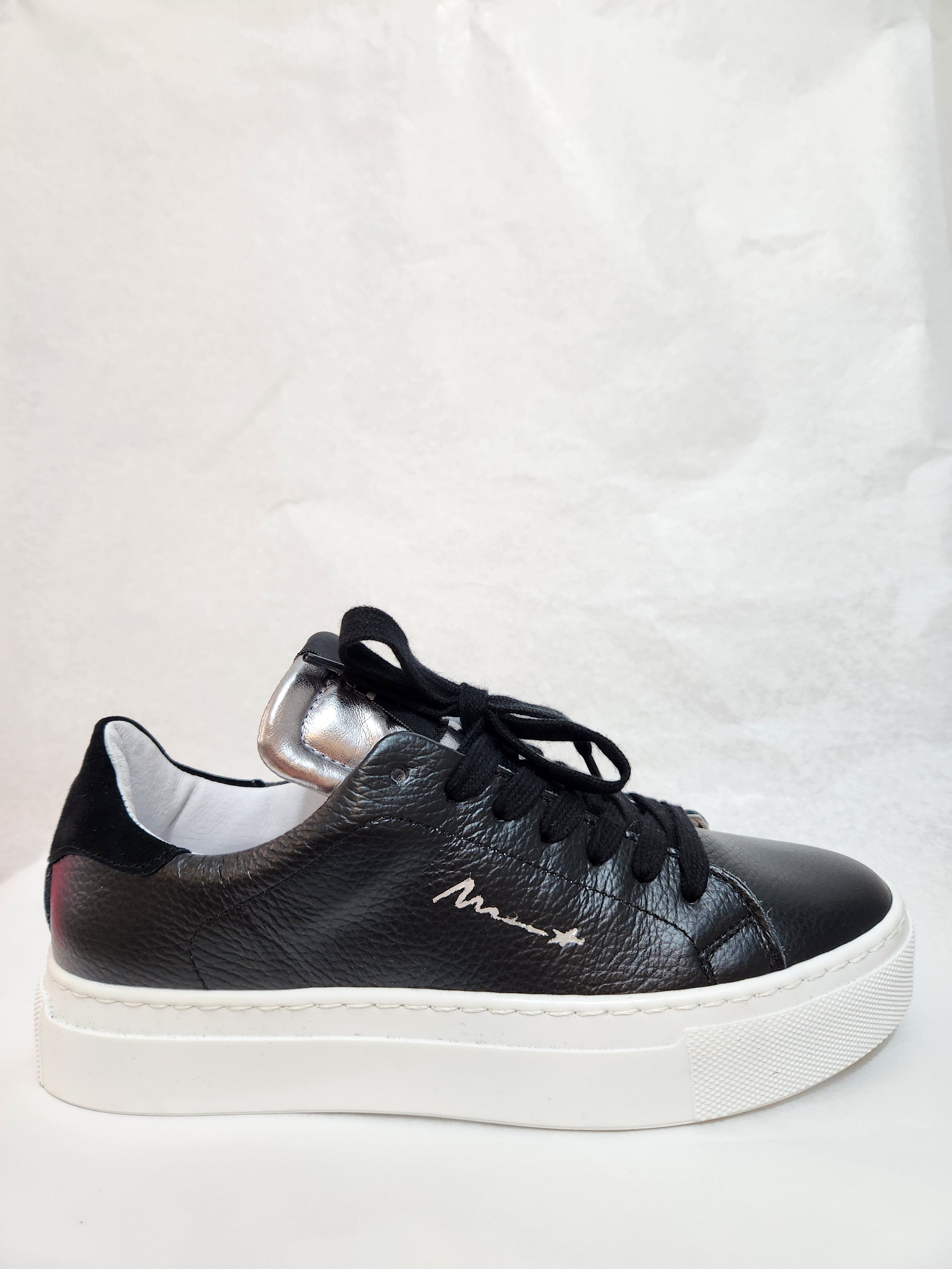 Meline Italian Sneakers | Black