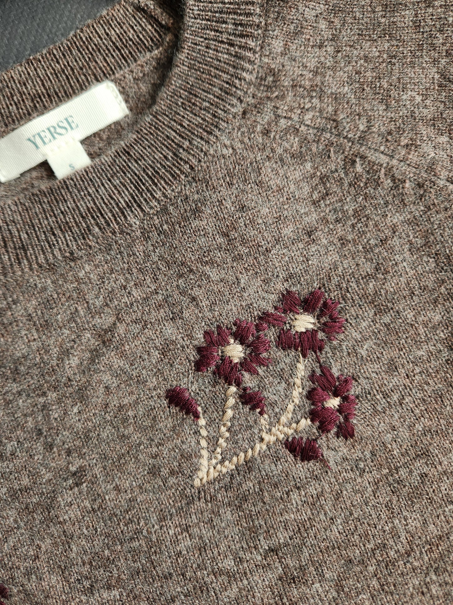 YERSE Jumper with Floral Embroidery