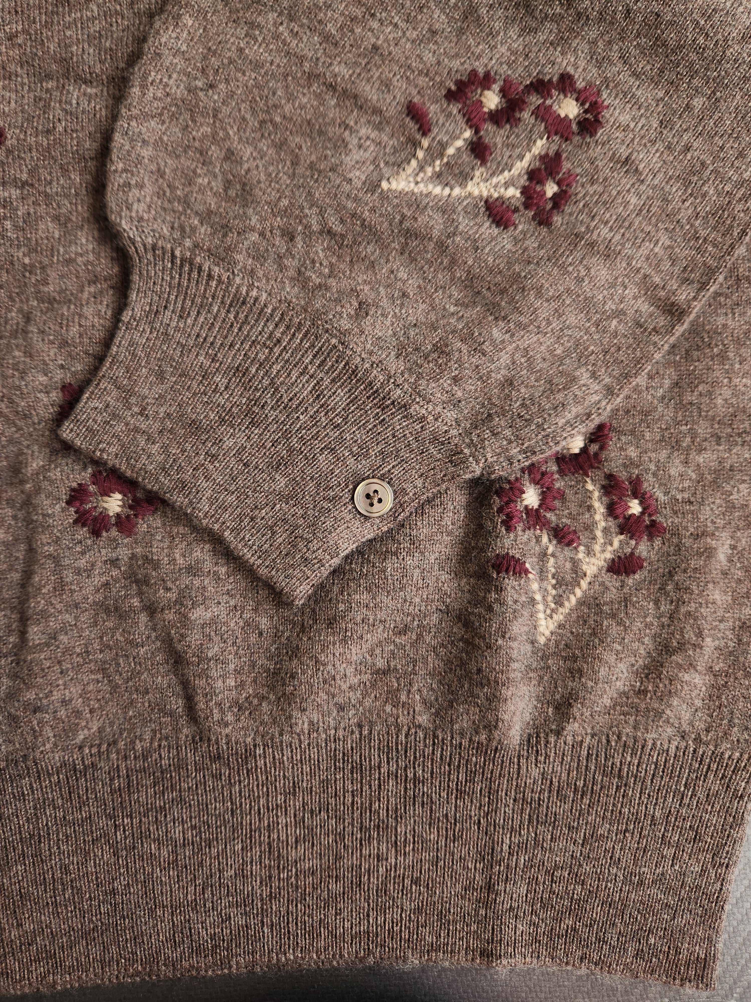 YERSE Jumper with Floral Embroidery