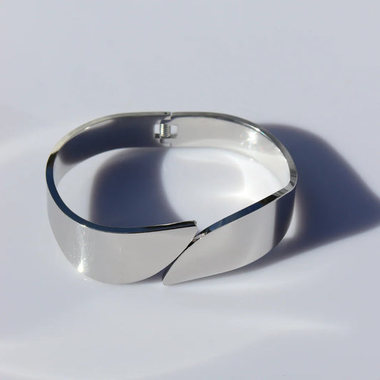Fabuleux Vous Steel Me Silver Cici Cuff