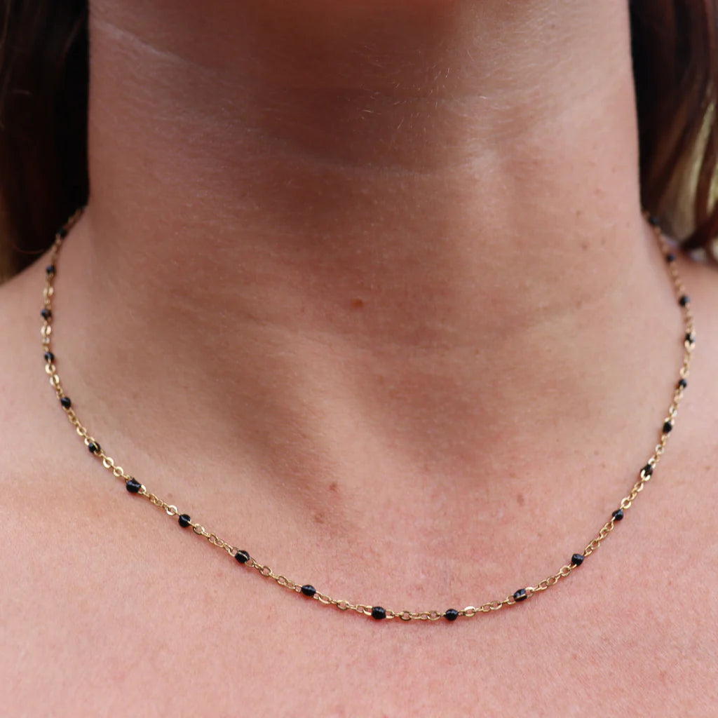 Fabuleux vous Steel Me Boho Black Bead Petite Necklace