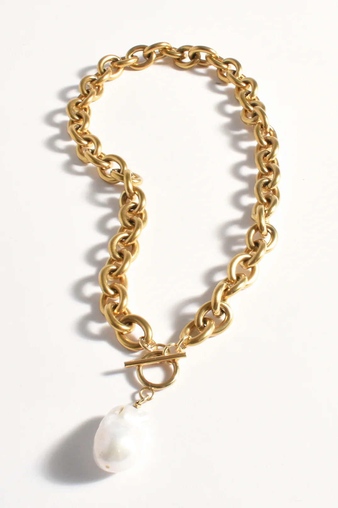 Baroque Pearl Drop Event Necklace (Gold/Cream)