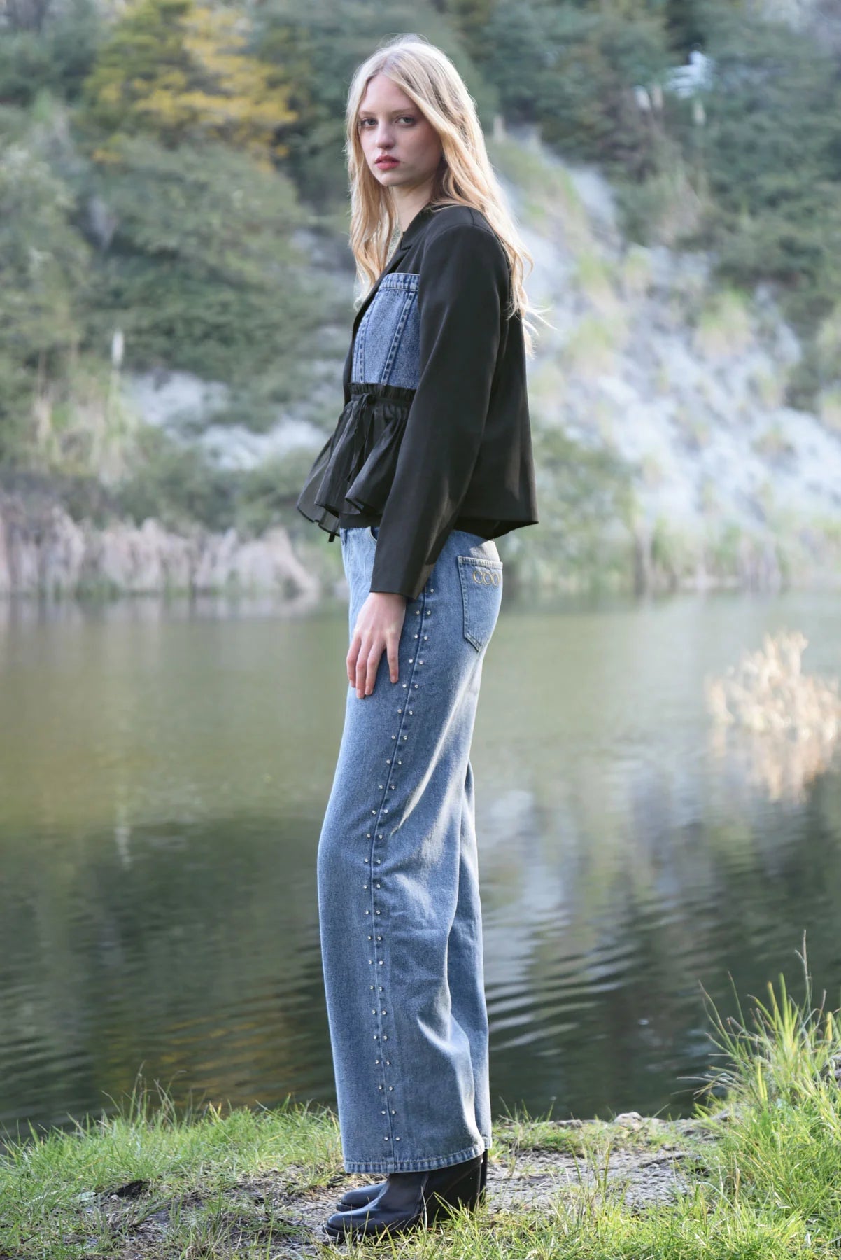 DIAMONDS IN THE DENIM Jean