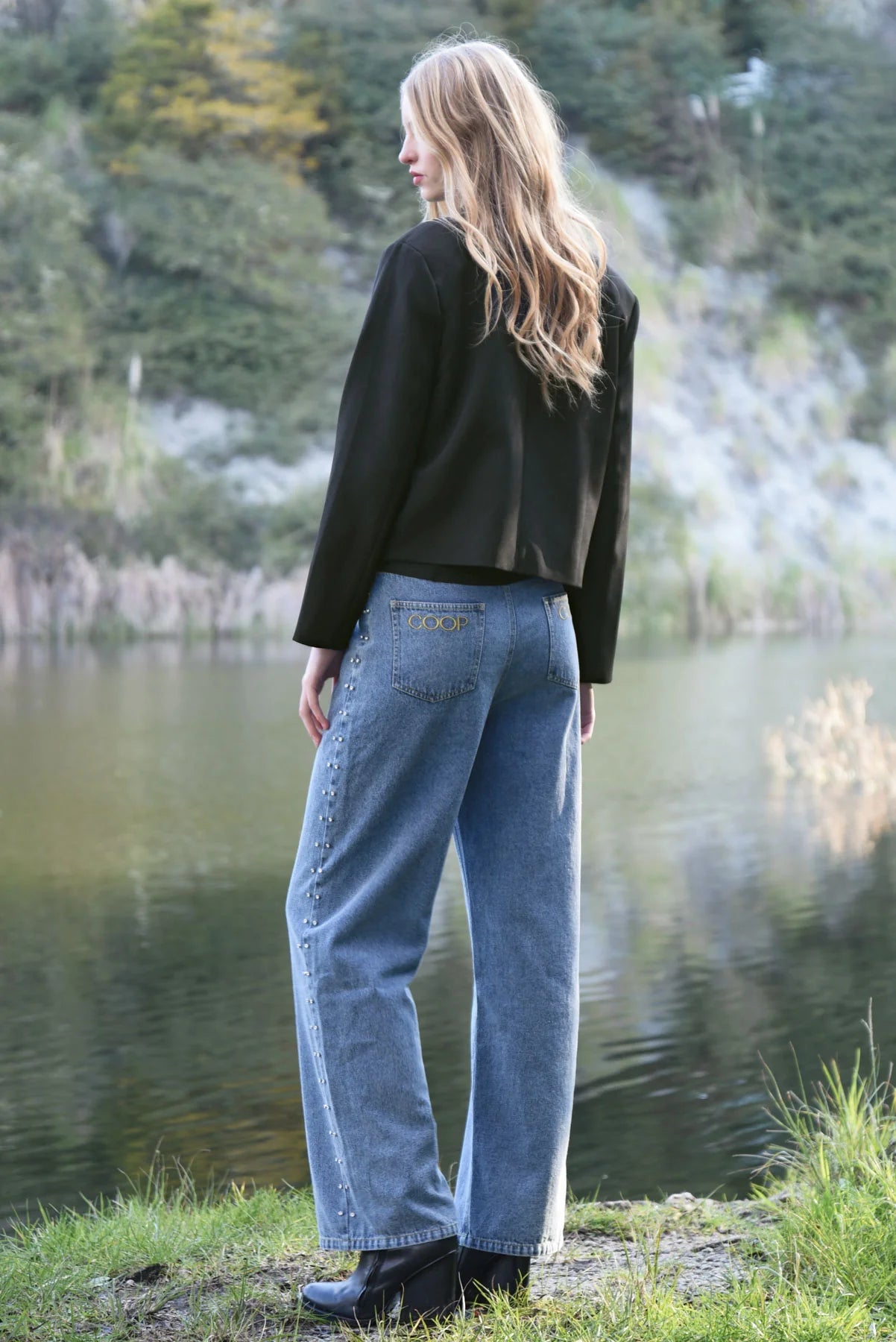 DIAMONDS IN THE DENIM Jean