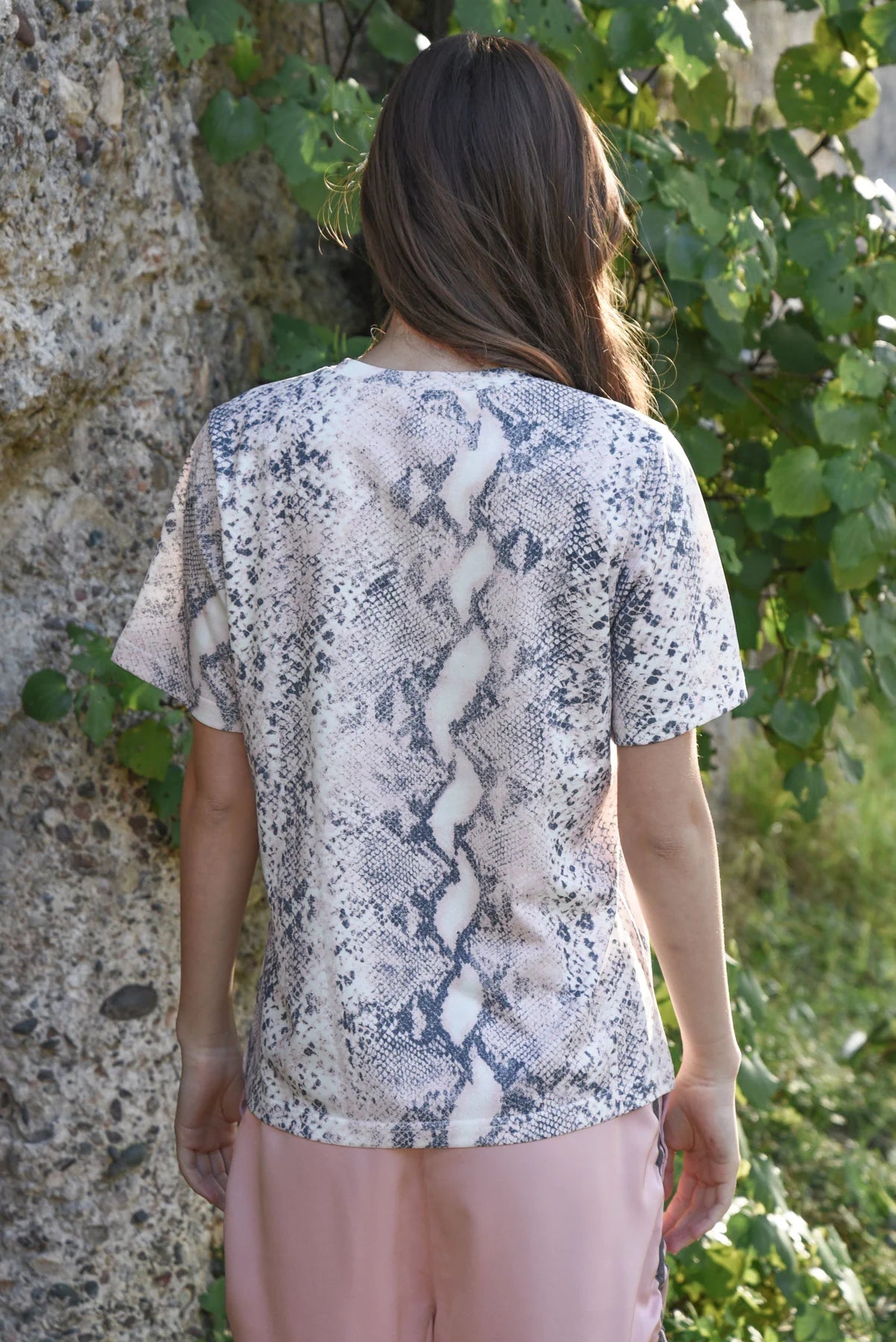 SERPENT CHIC T-Shirt