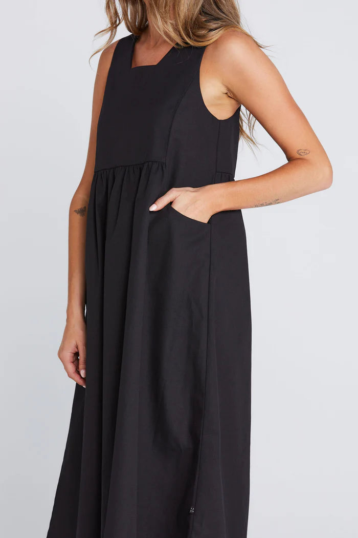 Easeful Dress Black