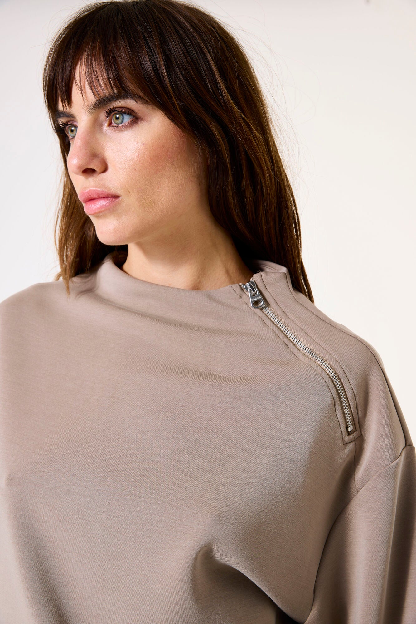 Taupe sweater I50266