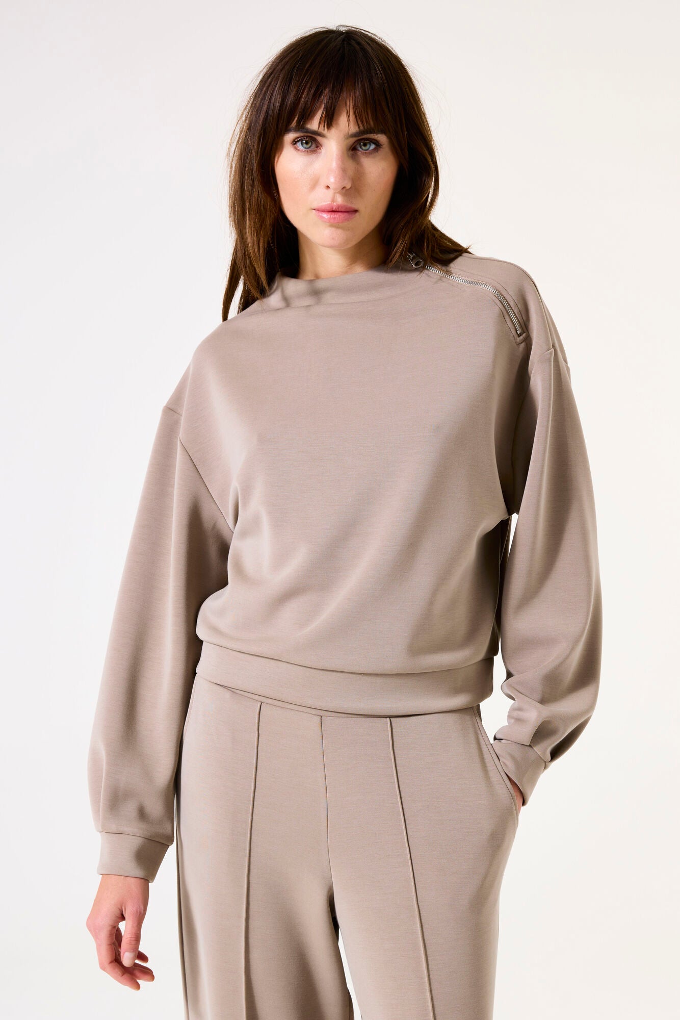 Taupe sweater I50266