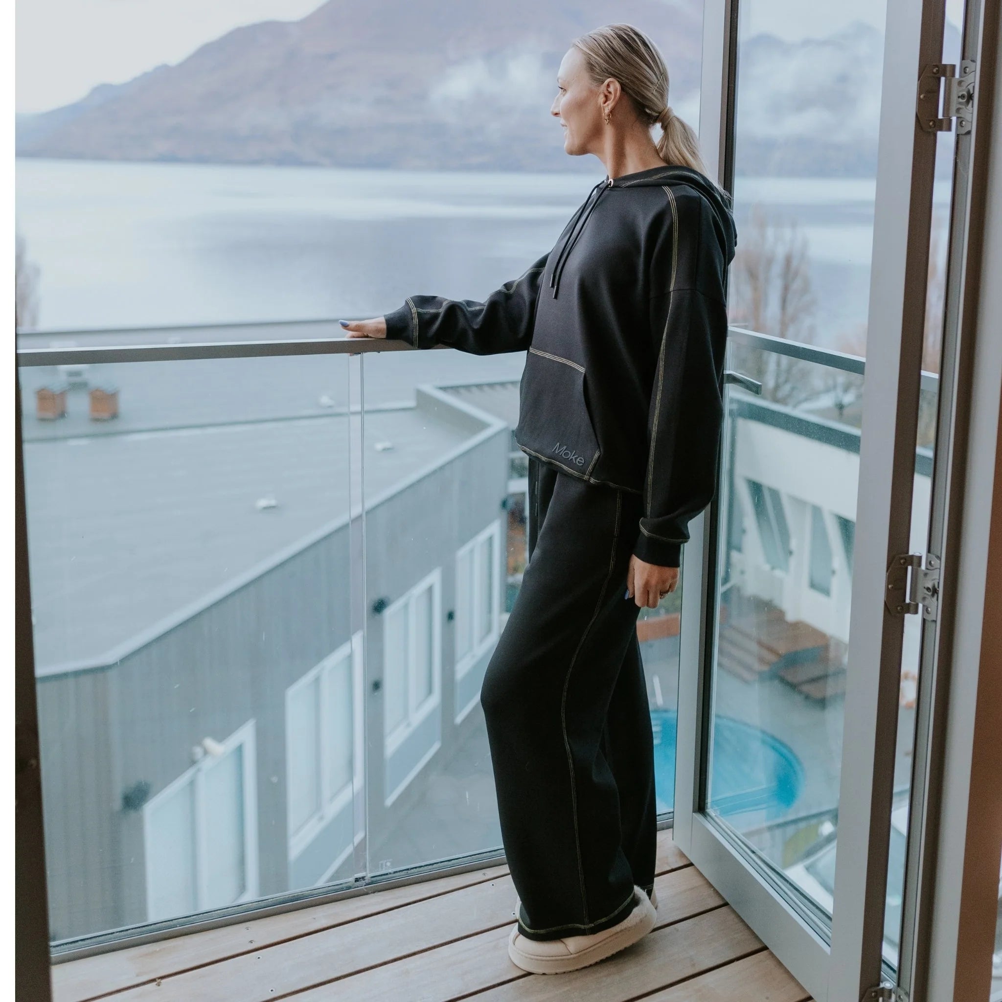 Posie Hoodie - Black