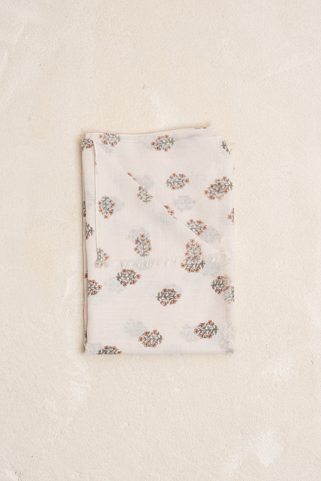 FLOWER BOUQUET MOTIFS SCARF