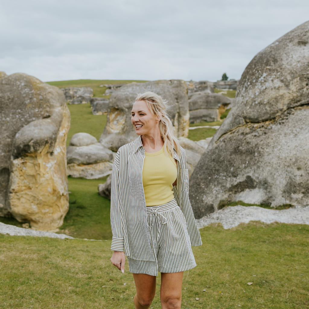 Hana Boxer Bonsai Green & White