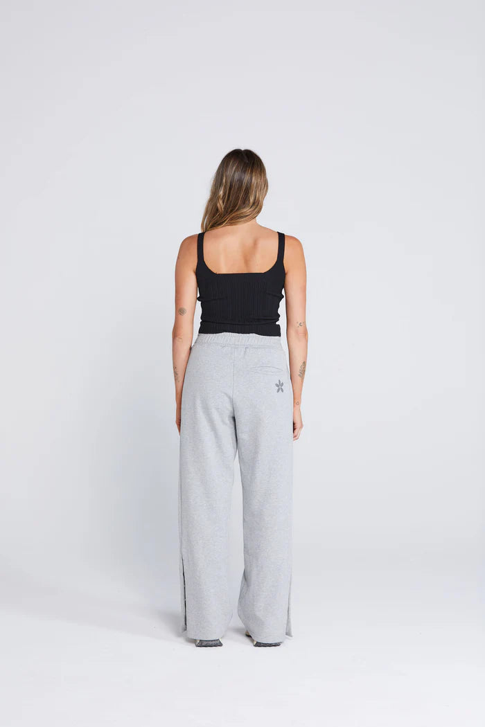Snappie Trackie Grey Marle Petal