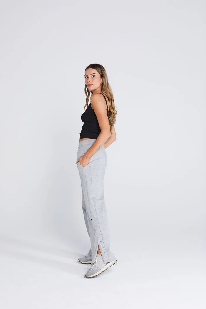Snappie Trackie Grey Marle Petal