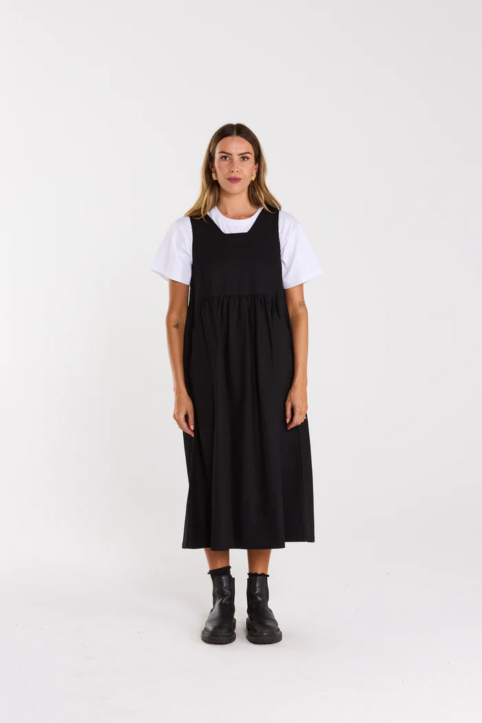 Easeful Dress Black