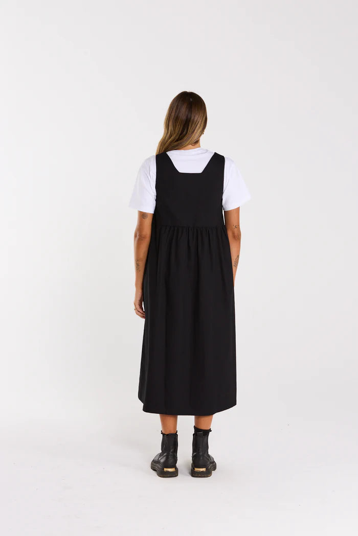 Easeful Dress Black
