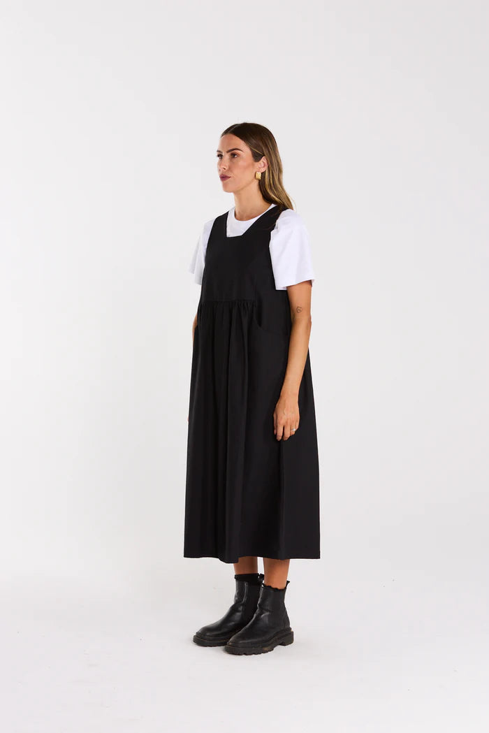 Easeful Dress Black