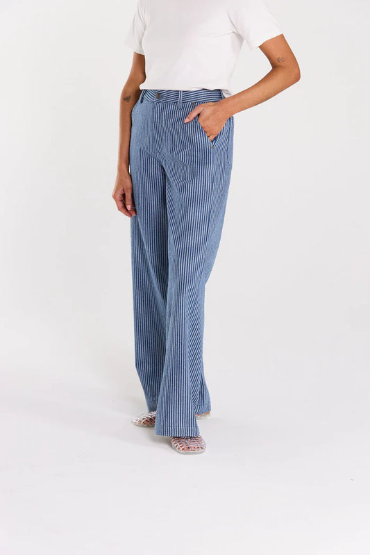 Unwind Jean Skyline Denim