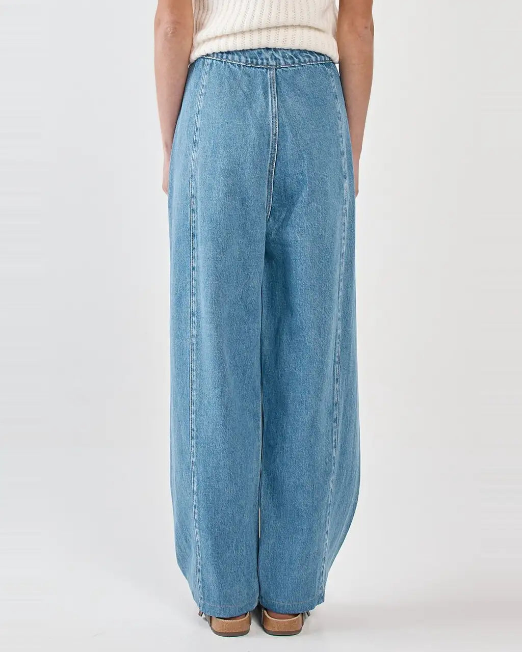 Aveline Barrel Leg Jean