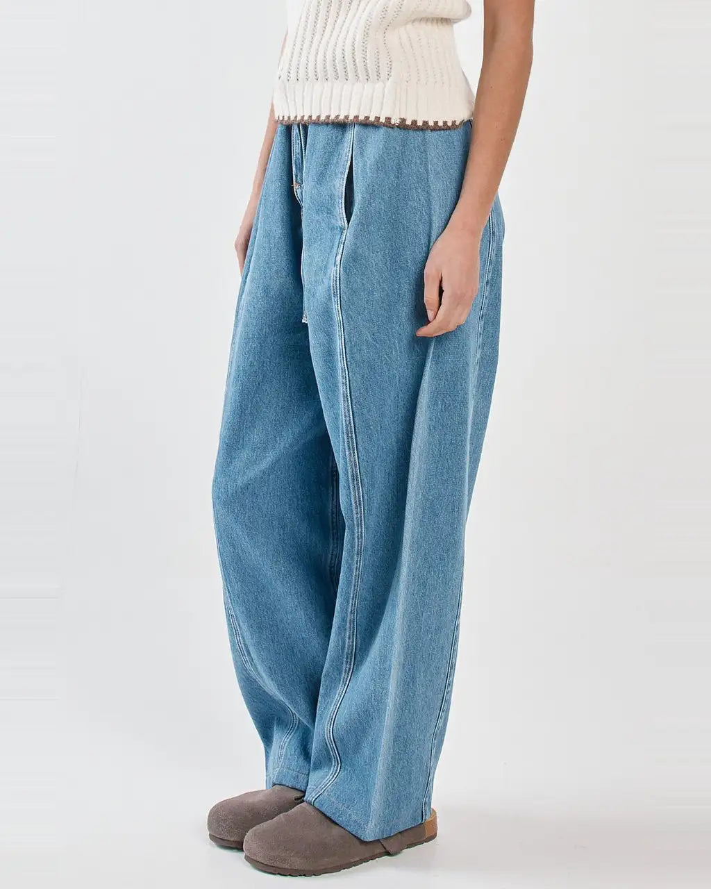 Aveline Barrel Leg Jean