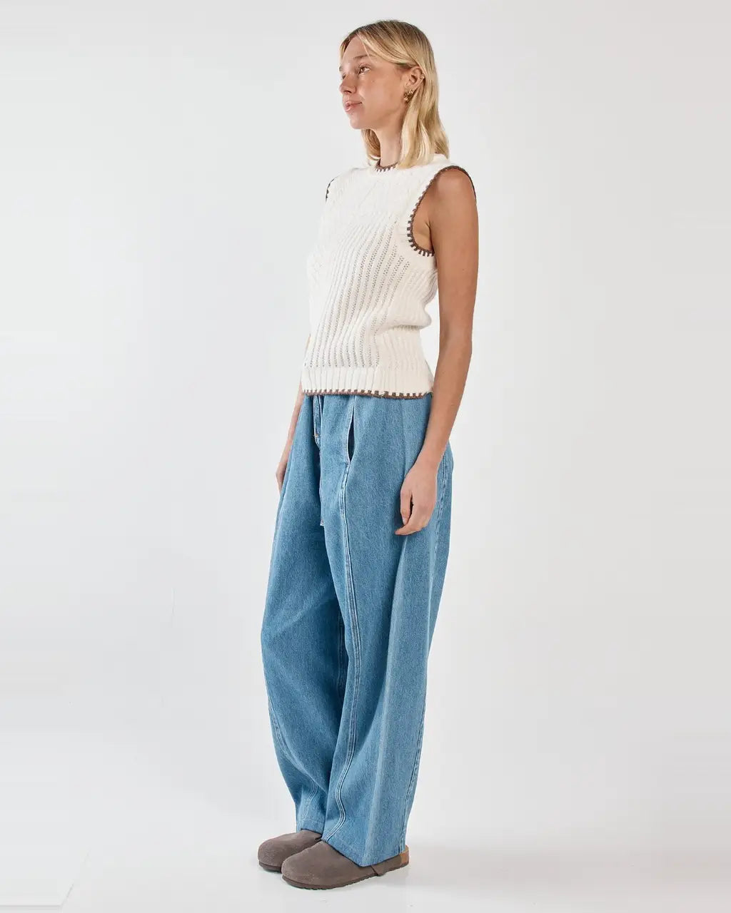 Aveline Barrel Leg Jean