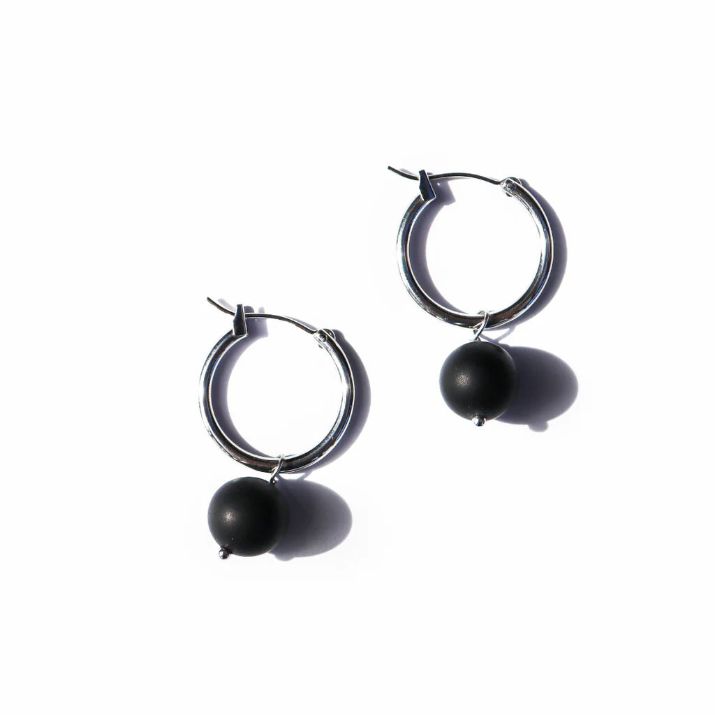 Fabuleux Vous Black Onyx Silver Earrings